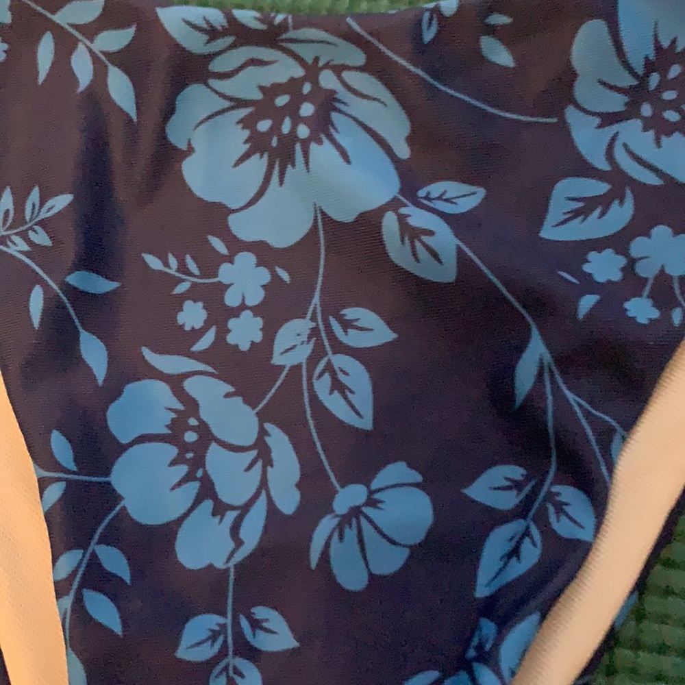 Shein cheeky floral bikini - Picture 9 of 9